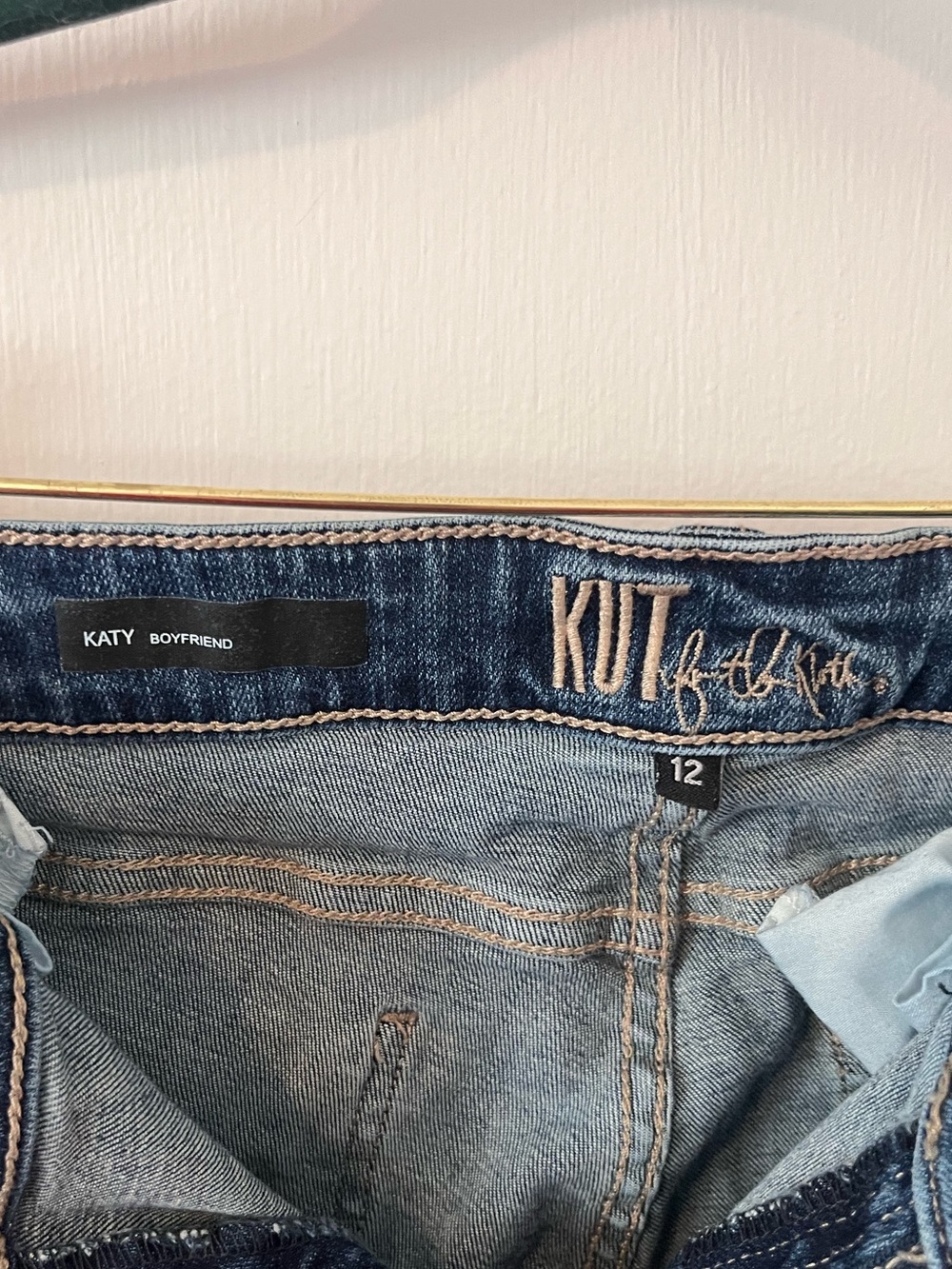 KUT from the Kloth Katy Boyfriend Blue Jeans Distressed Whiskered Size 12 - Picture 4 of 11